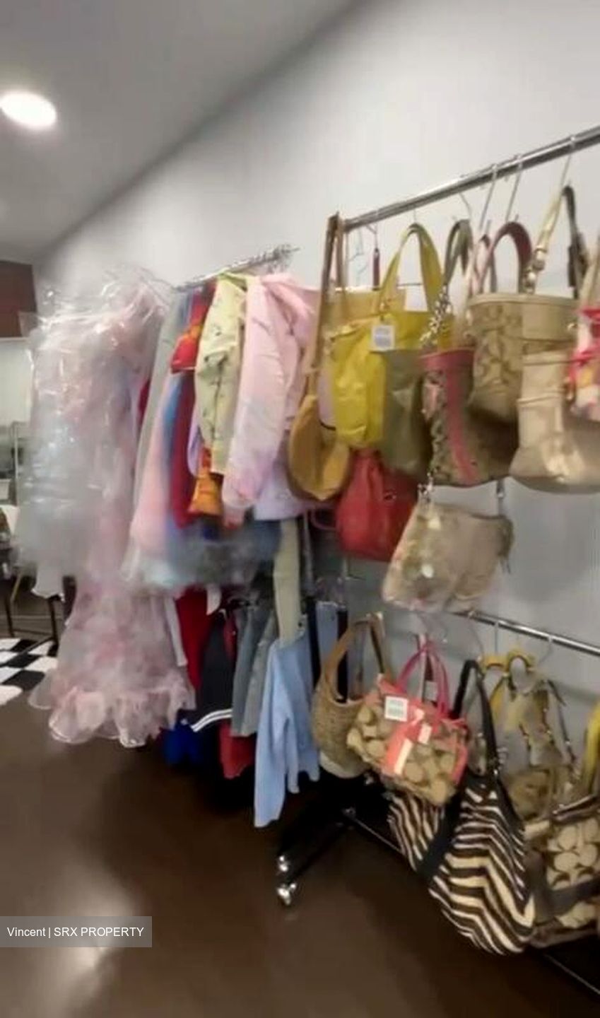 Queensway Tower / Queensway Shopping Centre (D3), Shop House #453040691